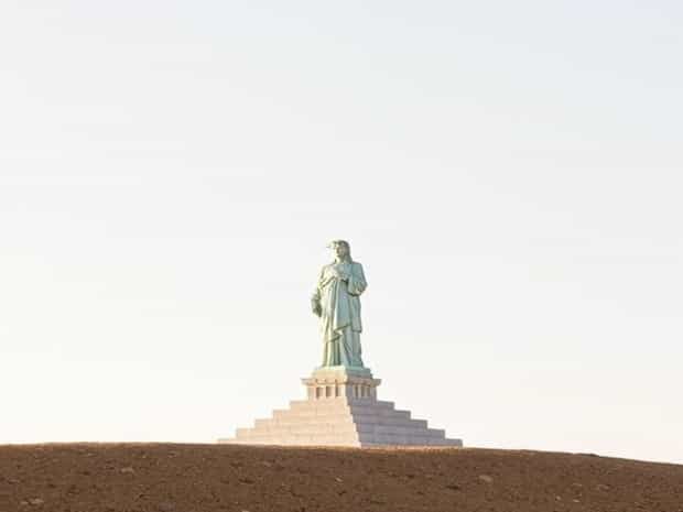 What Does The Word Statuesque Mean?
