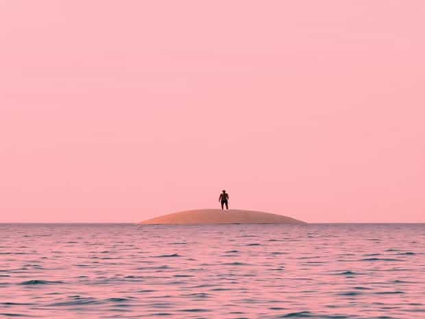 Who Is The Narrator Of Love Island